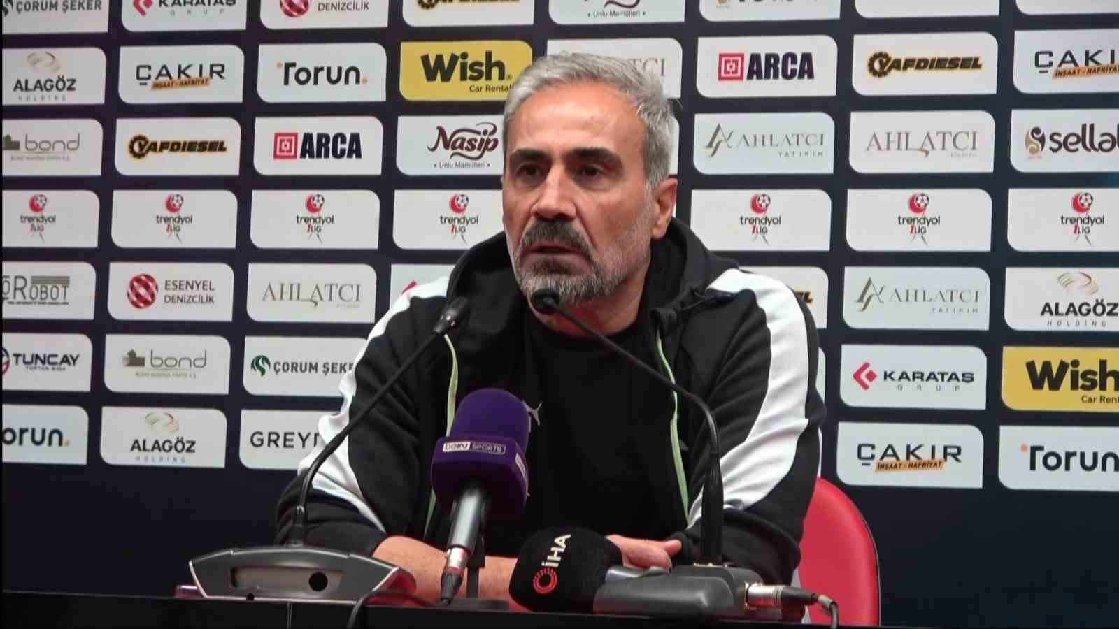 Mustafa Dalcı: "Sahada oynanan oyunu içerideki futbolcuların belirlemesi gerekiyor"
