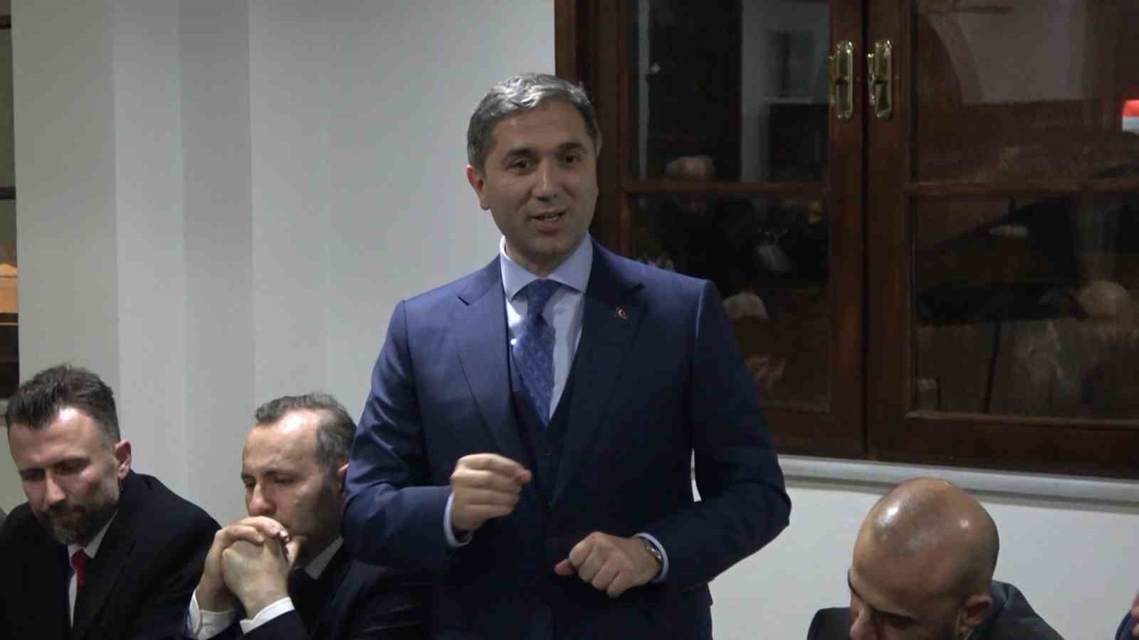 AK Parti Genel Başkan Yardımcısı Sırakaya: "Birileri sırtını YPG/PYD ter&ouml;r &ouml;rg&uuml;t&uuml;ne dayarken bizim sırtımızı dayadığımız yegane g&uuml;&ccedil; milletimiz olmuştur"
