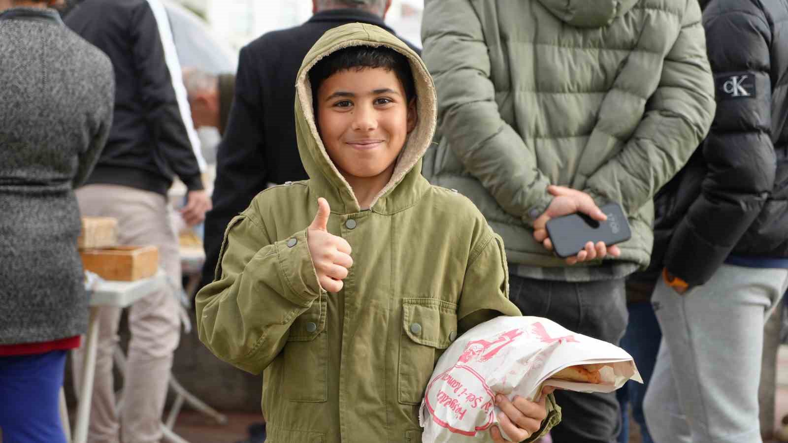 Osmanlı mutfağının lezzeti, iftar sofralarının vazge&ccedil;ilmezi: Ramazan pidesi
