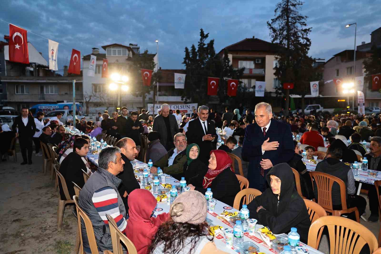 Denizli Büyükşehrin iftar sofrası bu kez Dokuzkavaklar Mahallesi’nde kuruldu