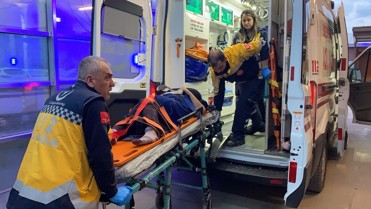 Adıyaman’da otomobil şarampole devrildi: 7 yaralı