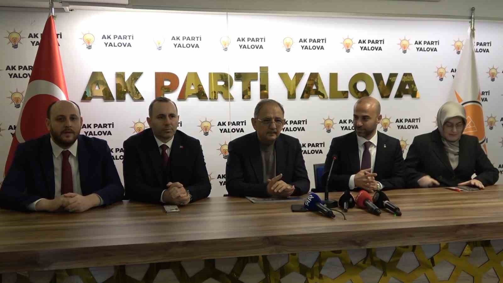 Bakan &Ouml;zhaseki: &ldquo;Hangi partili belediye başkanı olursa olsun eğer kentsel d&ouml;n&uuml;ş&uuml;m yapmak istiyorsa l&uuml;tfen gelsin, sonuna kadar kapımız a&ccedil;ık&rdquo;
