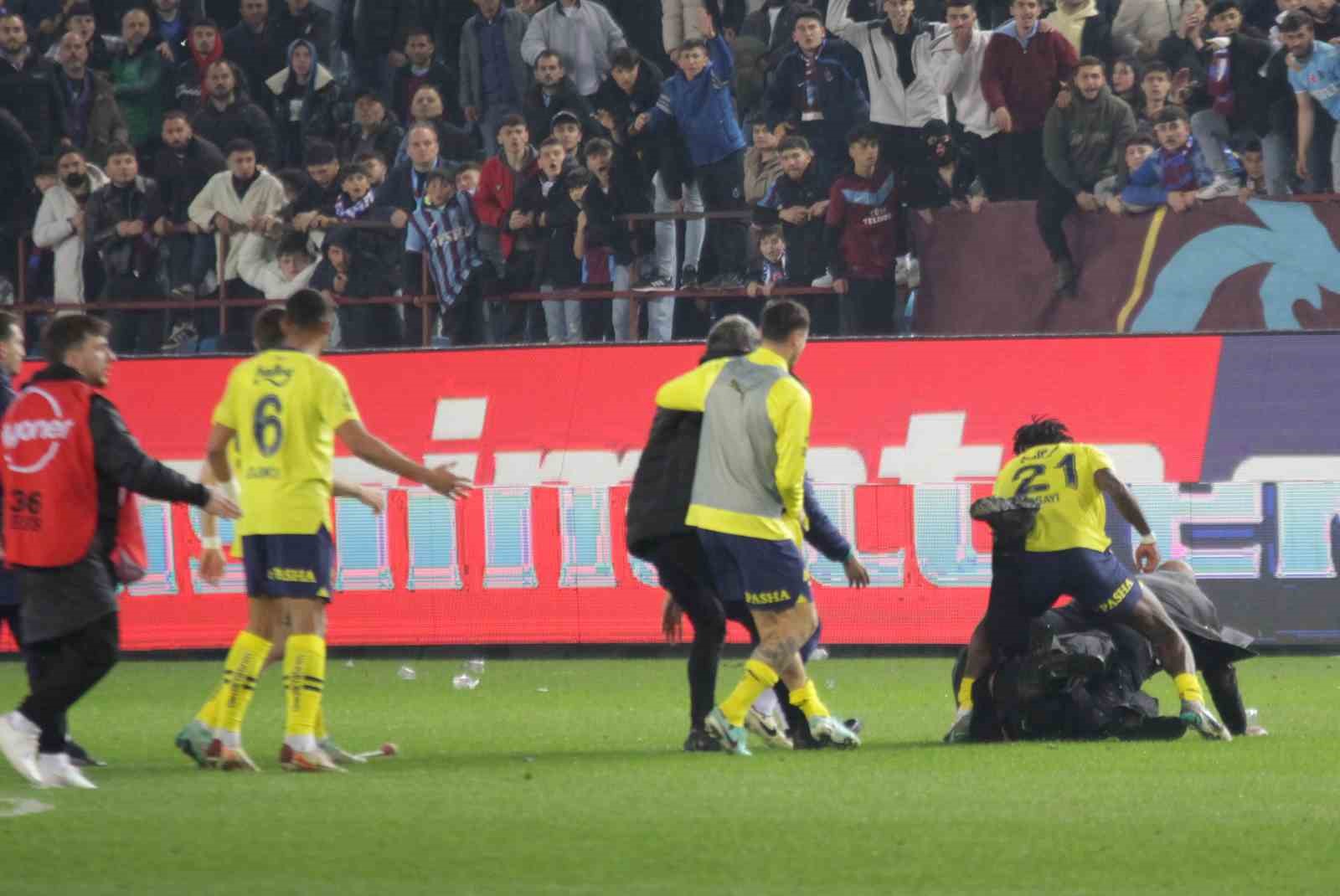 Trendyol Süper Lig: Trabzonspor: 2 - Fenerbahçe: 3 (Maç sonucu)
