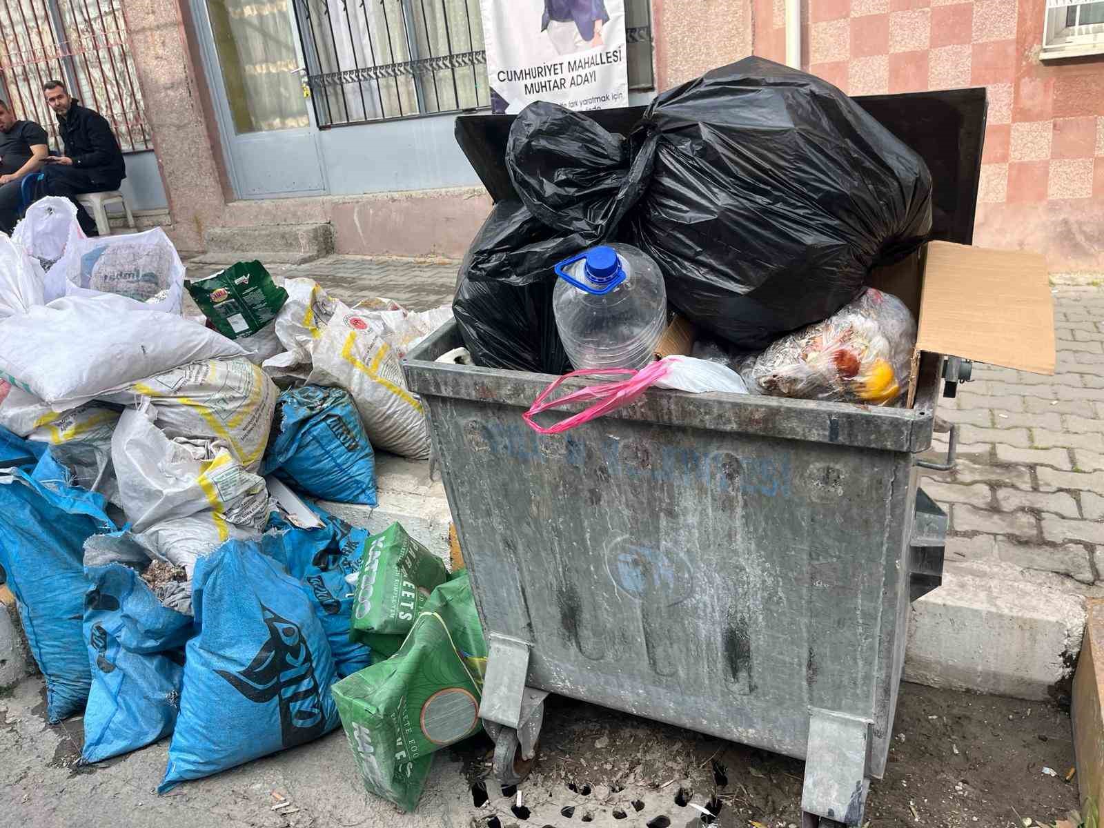 Buldan’da çöp yığınları tepki çekti