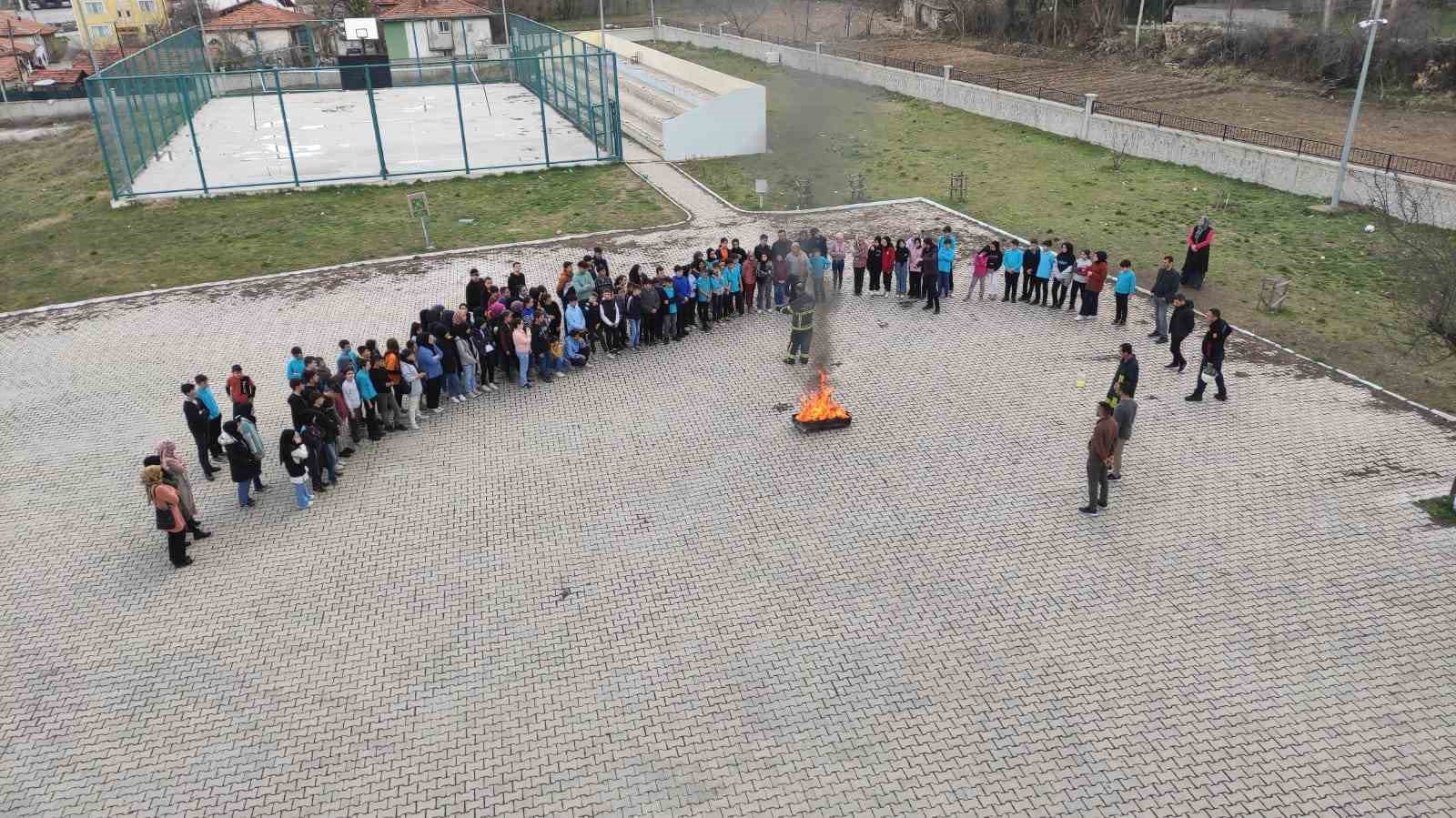 Hisarcık Seydi Resul İmam Hatip Ortaokulunda deprem ve yangın tatbikatı
