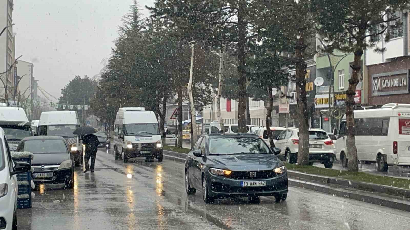 Bitlis&rsquo;te kar yağışı
