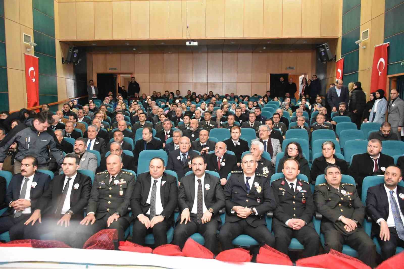 Tatvan&rsquo;da "18 Mart &Ccedil;anakkale Zaferi ve Şehitleri Anma G&uuml;n&uuml;" programı
