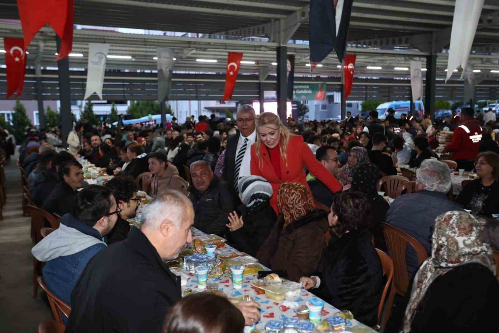Merkezefendi’nin iftar sofrası Adalet Mahallesinde kuruldu
