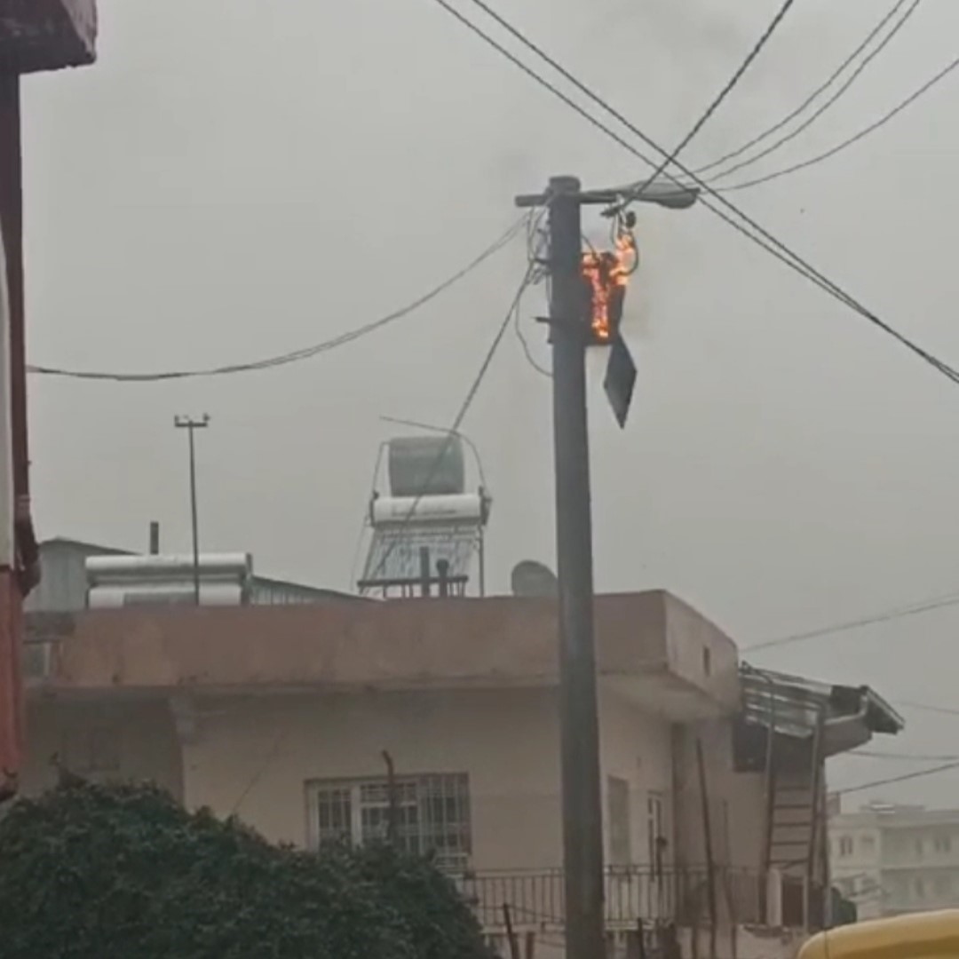 Mardin’de elektrik sayaçlarının içinde olduğu otomasyon panosu yandı