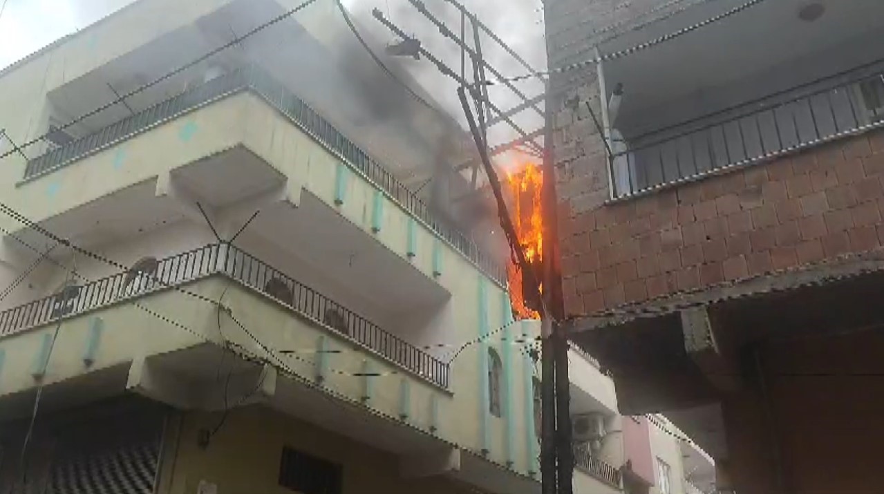 Şanlıurfa’da elektrik direğinde korkutan yangın