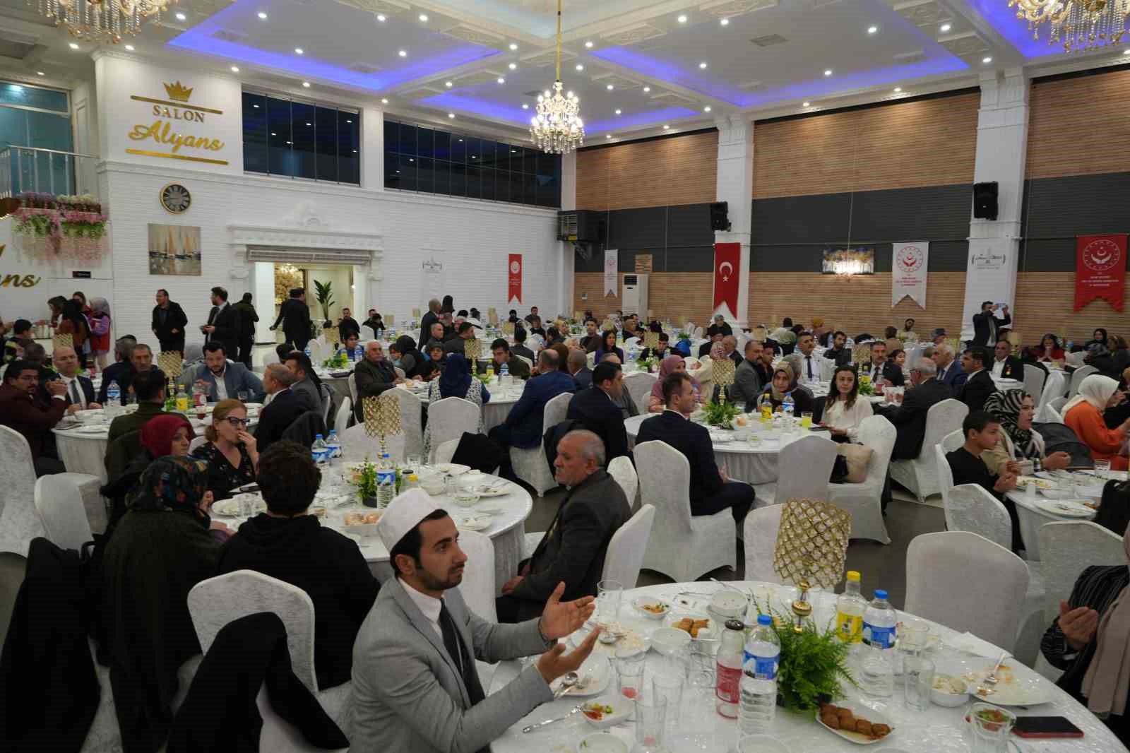 Bakan Işıkhan şehit aileleri ve gazilerle iftarda buluştu
