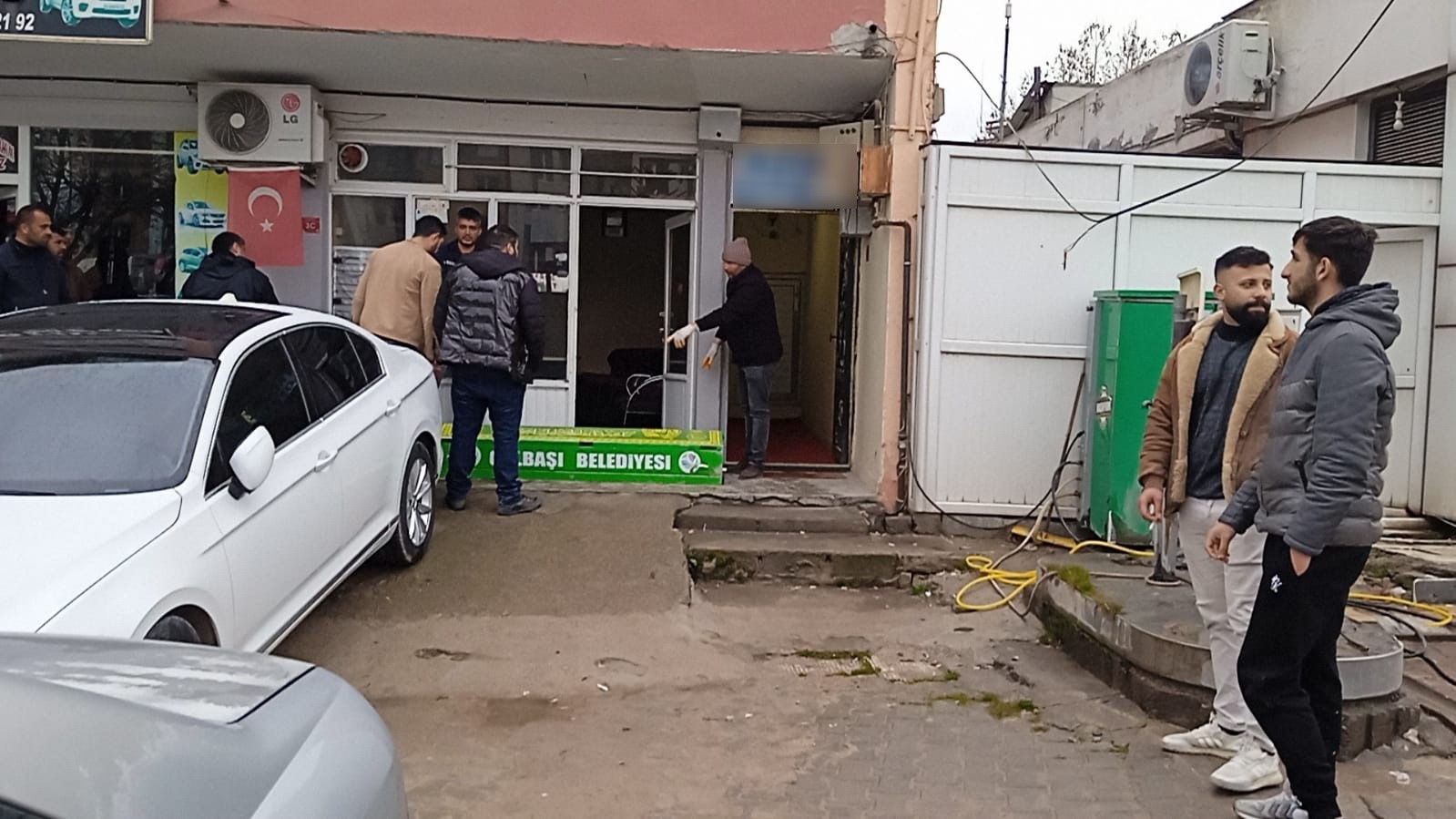 İnşaat işçisi otel odasında intihar etti
