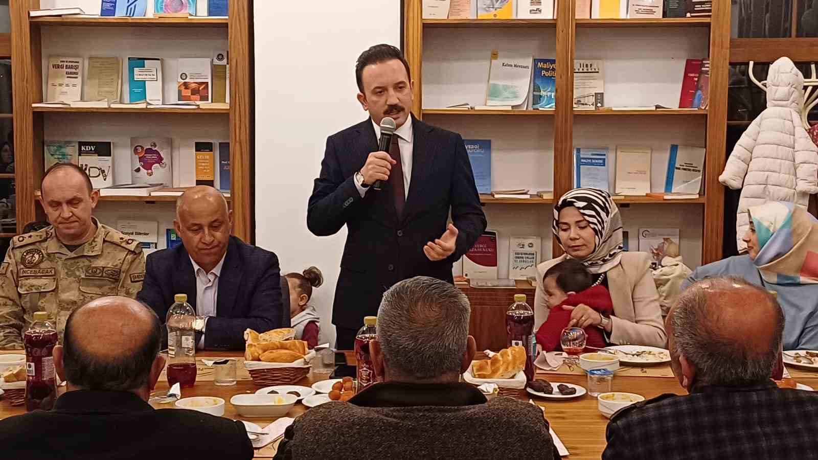 Malazgirt’te şehit aileleri ve gaziler iftar yemeğinde bir araya geldi
