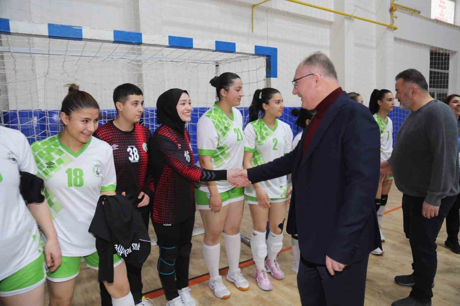 Sivas Belediyespor hentbol takımı play-off’a yükseldi