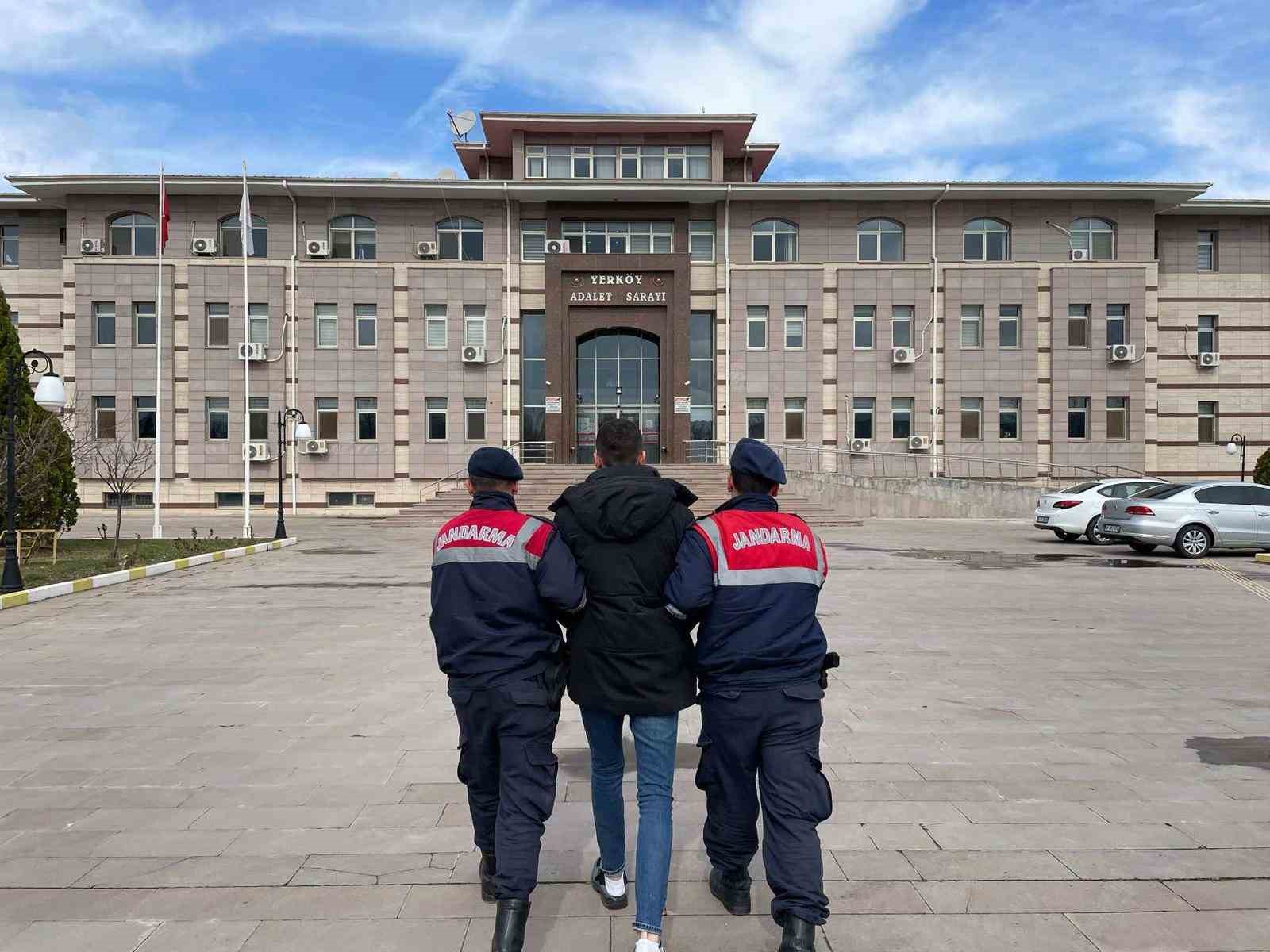 Yozgat&rsquo;ta aranması olan 12 şahıs yakalandı
