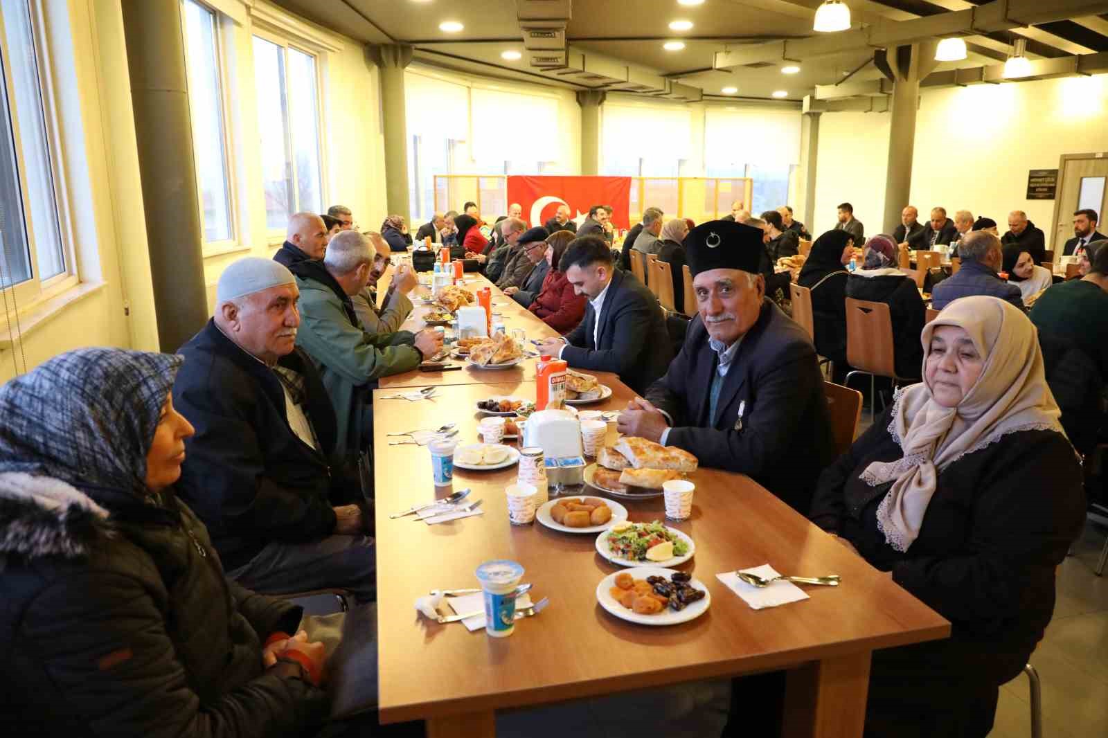 Alaca&rsquo;da şehit aileleri ve gaziler onuruna yemek verildi
