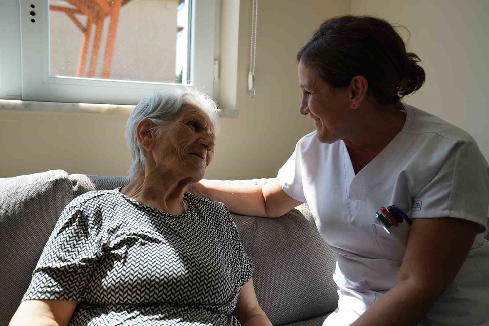 Tepebaşı Belediyesi alzheimer hastalarını yalnız bırakmıyor