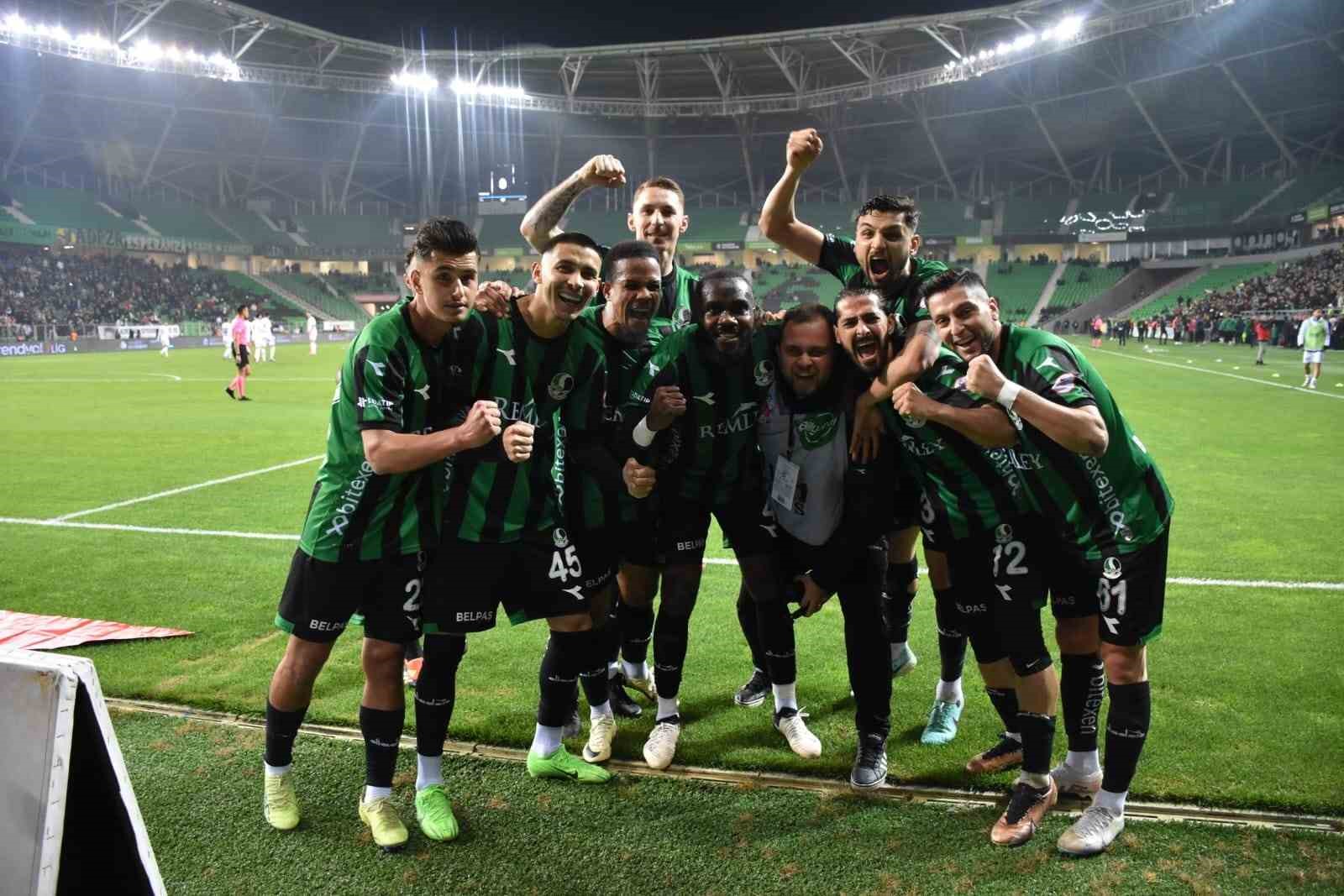 Sakaryaspor, Süper Lig hayali için basamaklara sağlam basıyor
