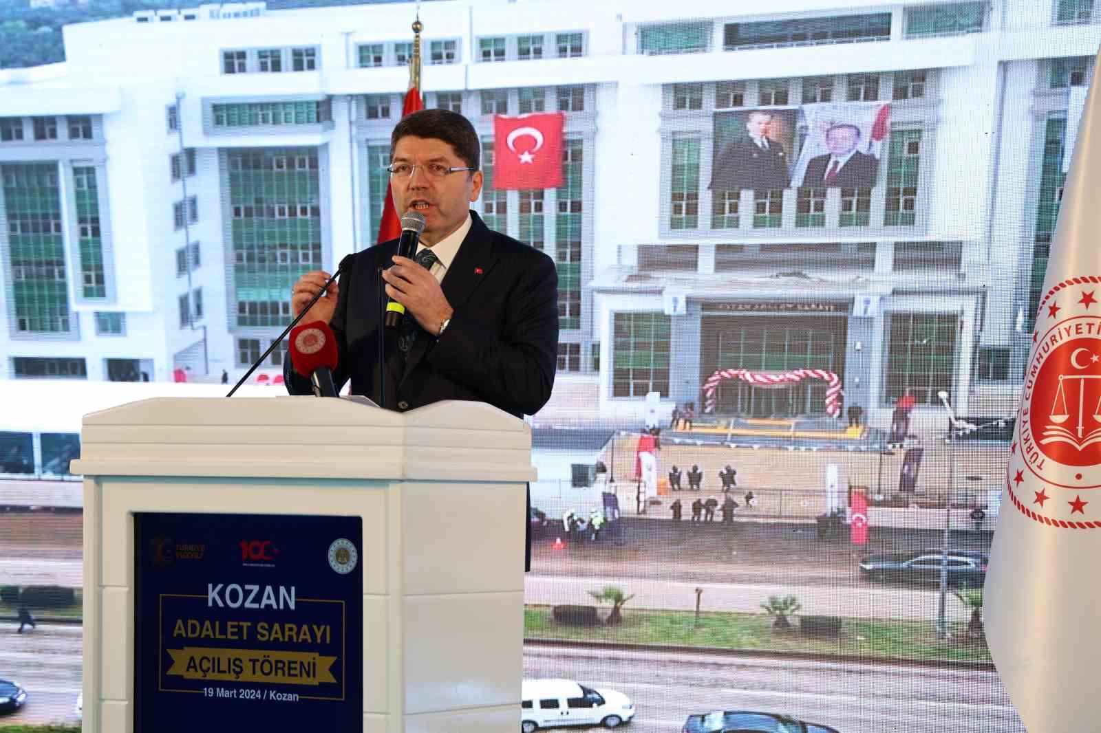 Adalet Bakanı Tunç: “Ülkemiz yenilikçi bir anayasayı sonuna kadar hak ediyor”