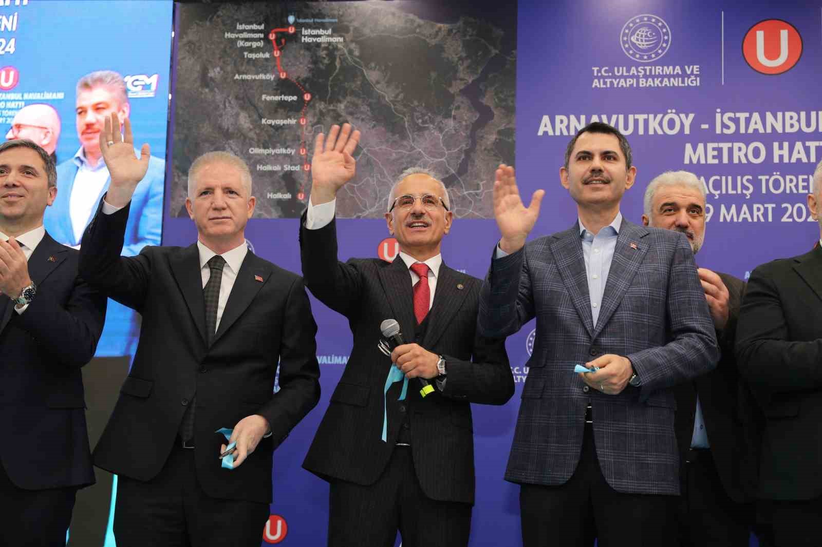 Arnavutköy-İstanbul Havalimanı Metro Hattı hizmete açıldı 