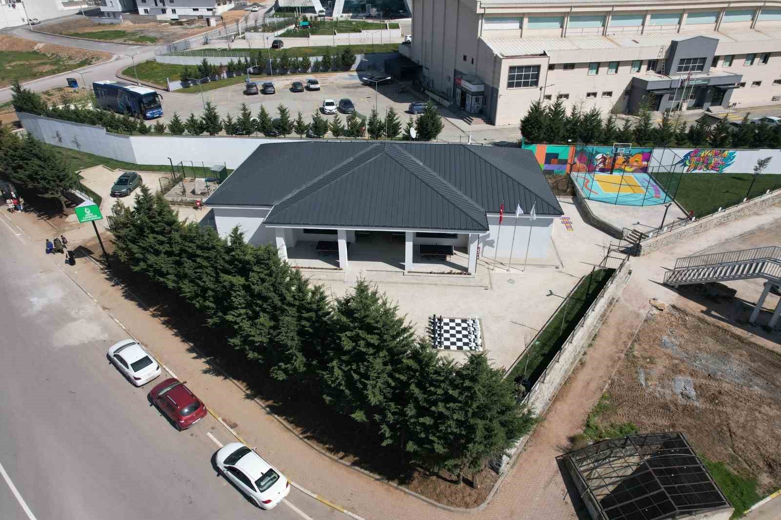 Bu merkez Çayırova’da gençlerin yeni gözde mekanı olacak