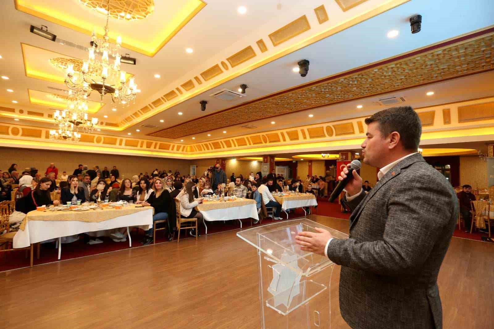 Başkan Din&ccedil;er: &ldquo;Sizler insanları, bizler şehrimizi g&uuml;zelleştiriyoruz&rdquo;
