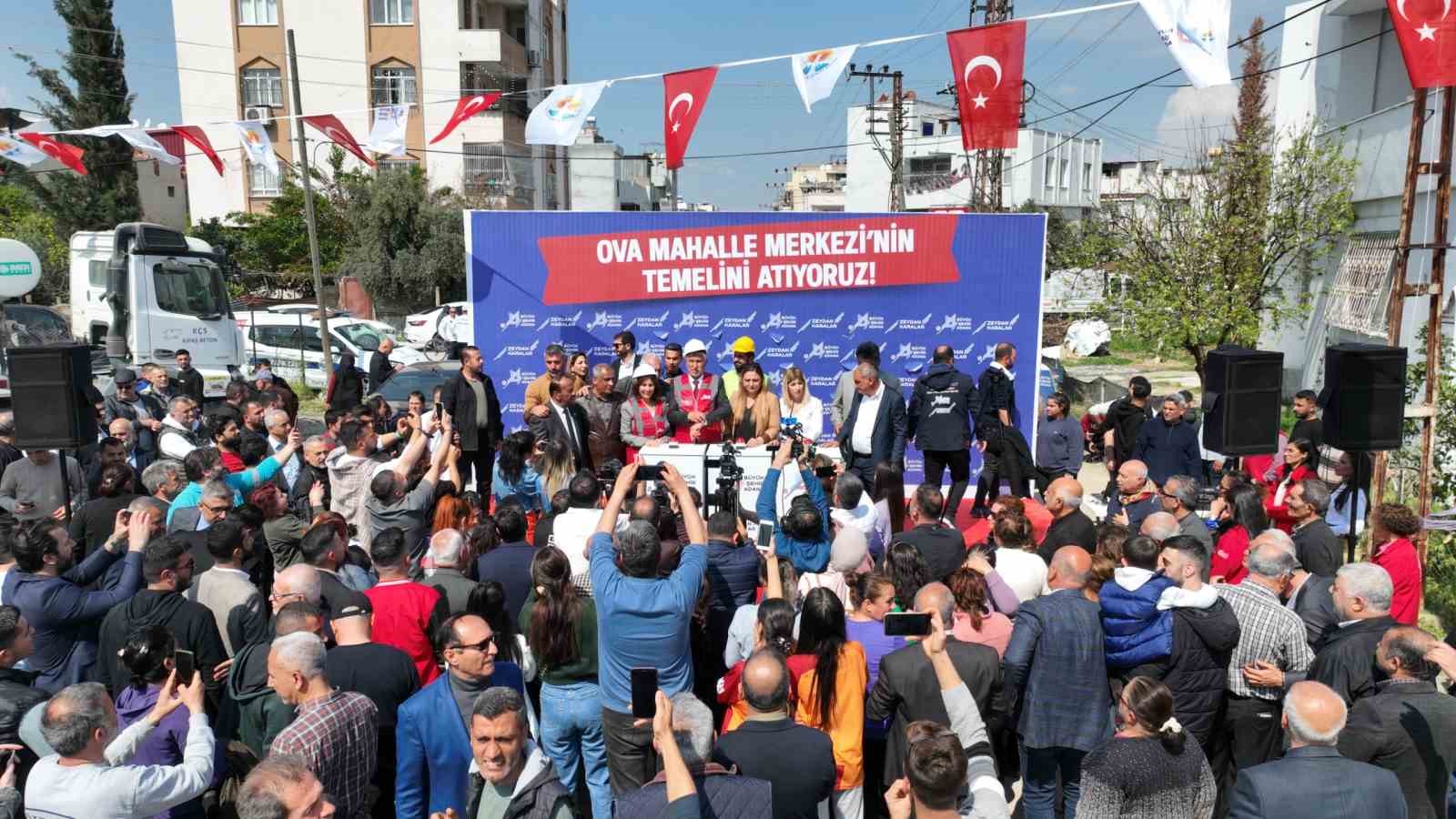 Karalar, Ova Mahalle Merkezi’nin temelini attı, iki noktada yapılan üst geçitlerinin açılışını gerçekleştirdi