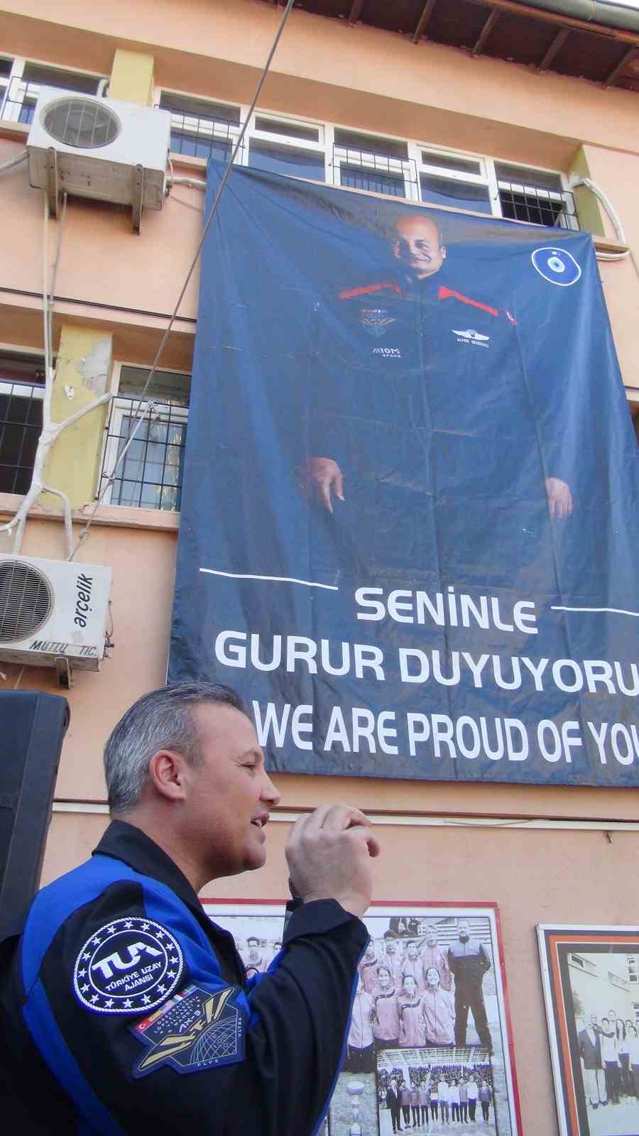Türkiye’nin ilk astronotu Alper Gezeravcı memleketi Silifke’de
