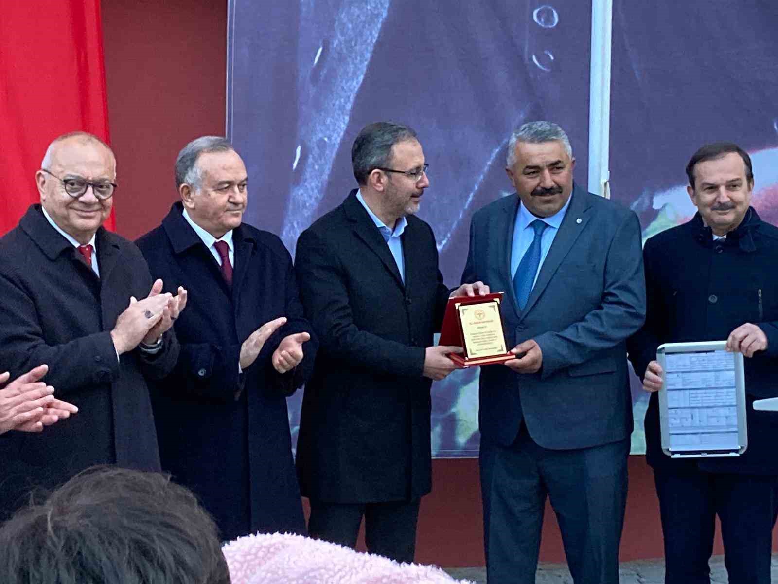 AK Parti’li Kasapoğlu: "Yatırımlarımızla yetişen gençler olimpiyatlarda İstiklal Marşımızı okutacak"
