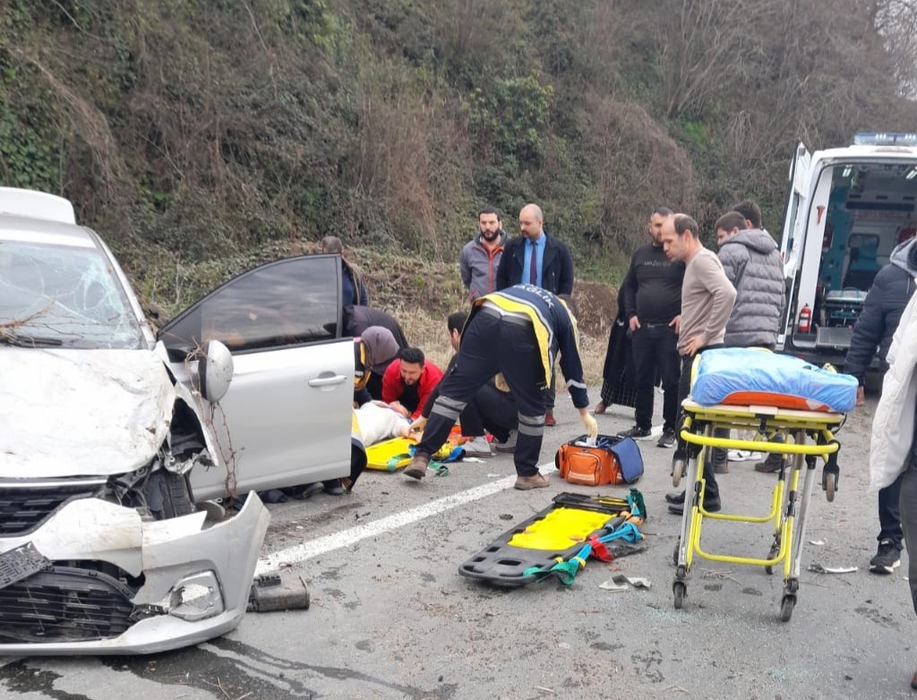 Rize’de trafik kazası: 2 yaralı