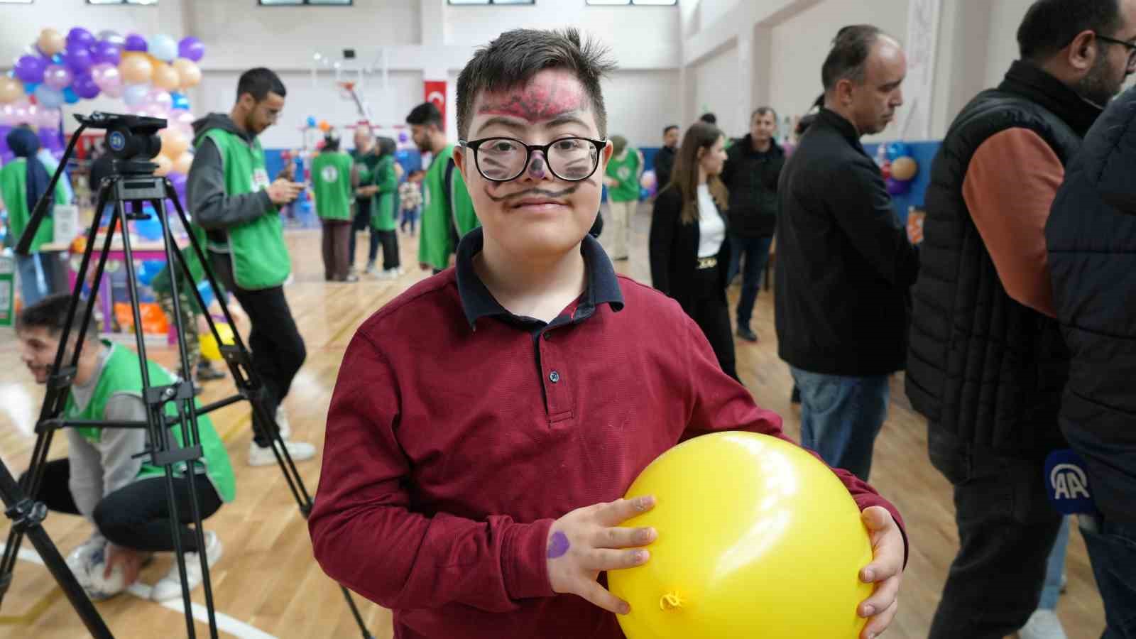 Down sendromlu &ccedil;ocuklar farkındalık g&uuml;n&uuml; etkinliğinde doyasıya eğlendi
