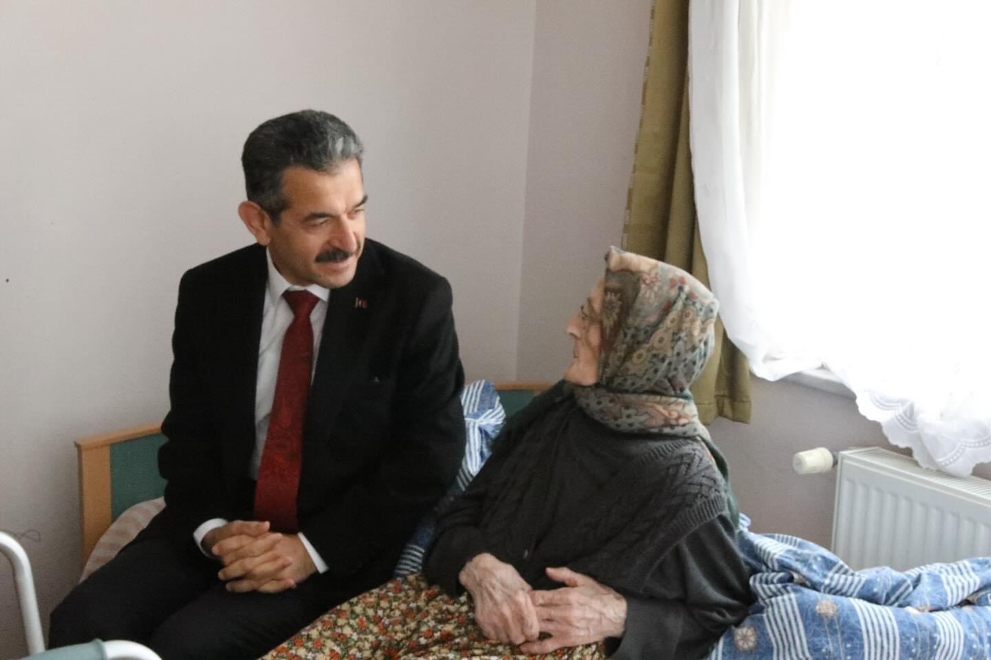 Kırklareli&rsquo;nde vali asırlık &ccedil;ınarları ziyaret etti
