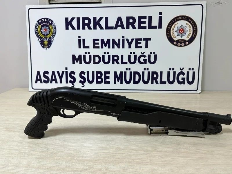 Kırklareli&rsquo;nde aranması olan ş&uuml;pheliler yakalandı

