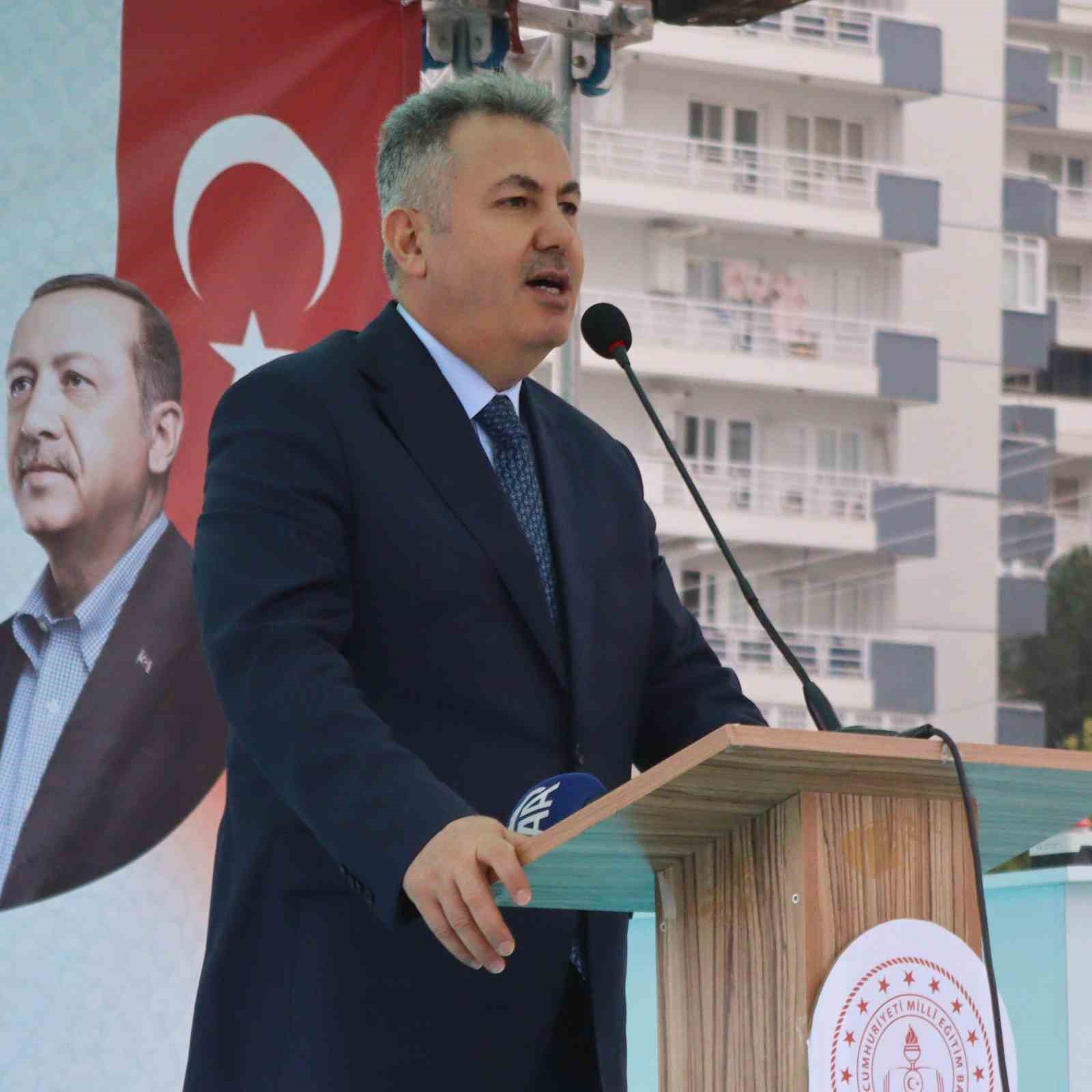 İzmir Valisi Elban: “Deprem illeri dışında okul yatırımı alan tek il biziz”