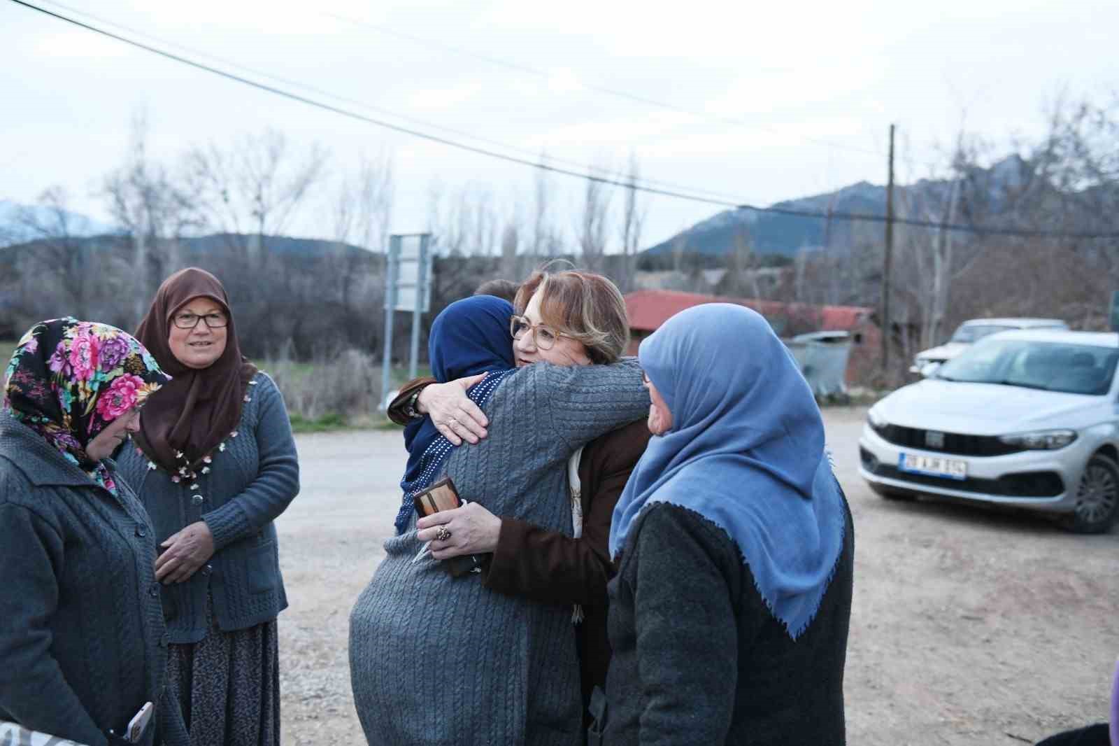 Başkan Çelik’e Mecidiye Mahallesinde sıcak karşılama