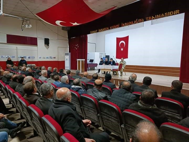 Kaymakam Uzun, muhtarla se&ccedil;im g&uuml;venliği toplantısı yaptı
