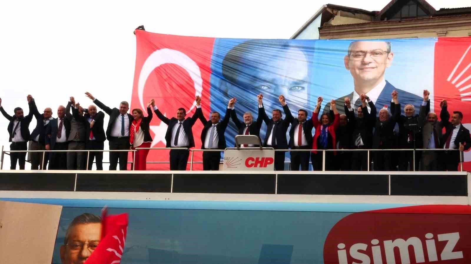 CHP Genel Başkanı Özel, fındığa 4 dolar vaat etti
