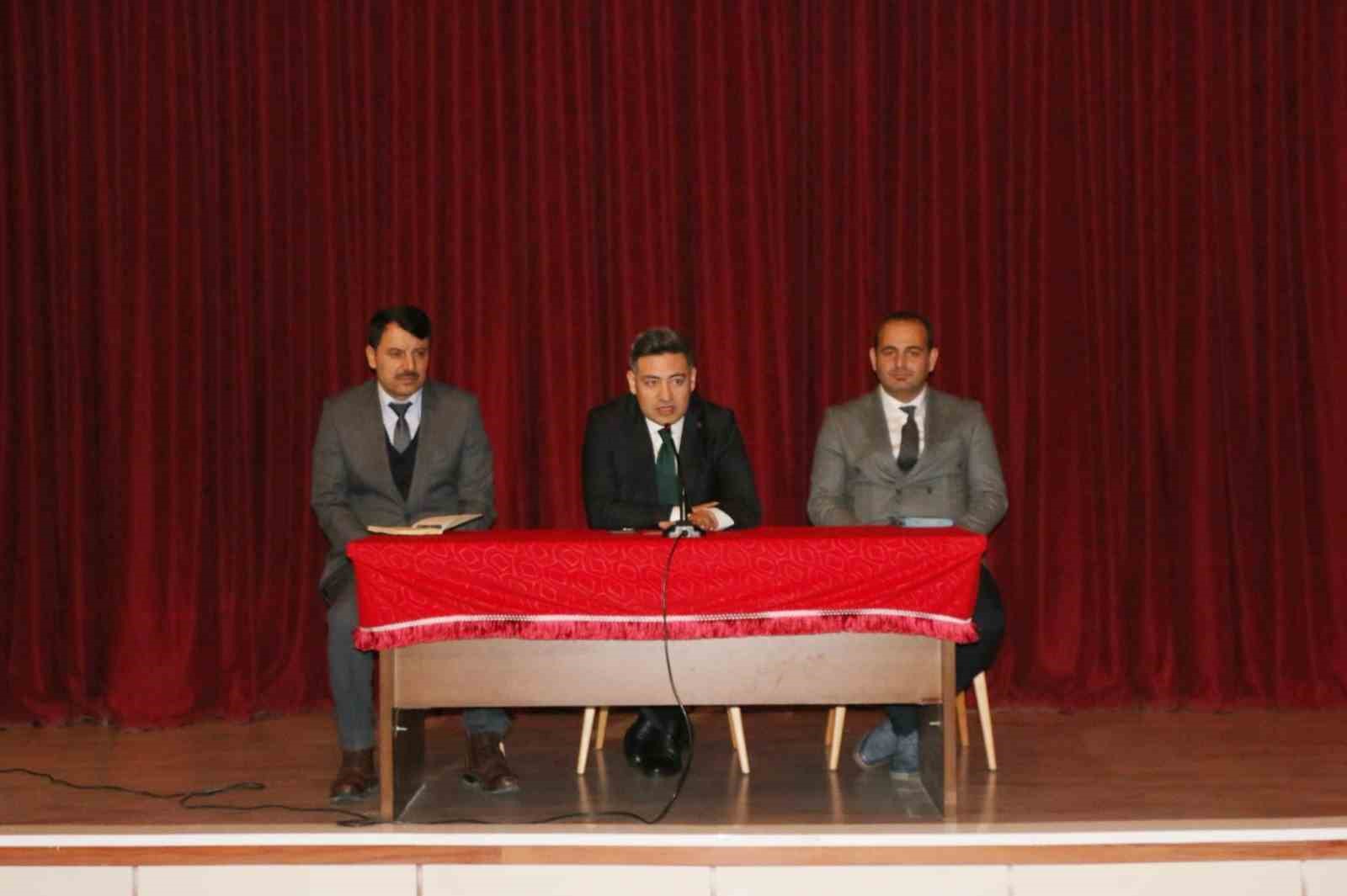 Kaymakam &Ouml;z&ccedil;elik başkanlığında &lsquo;Muhtarlar Toplantısı&rsquo; yapıldı
