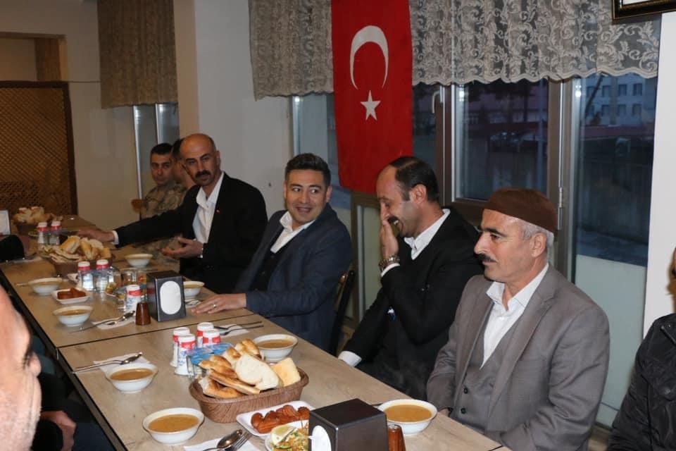 Kaymakam &Ouml;z&ccedil;elik, şehit aileleri ve gazilerle iftar yemeğinde bir araya geldi
