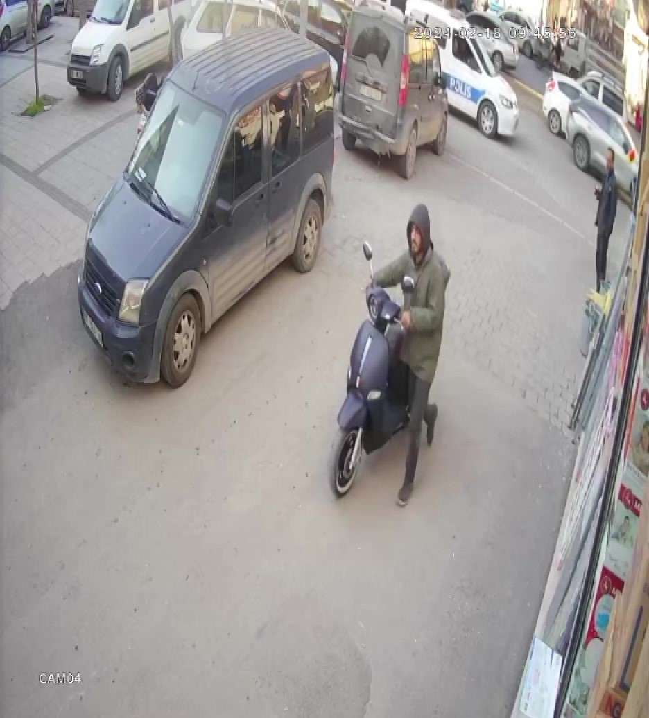 Bit pazarında motosiklet ve elektrikli bisiklet &ccedil;alan 2 kişi tutuklandı
