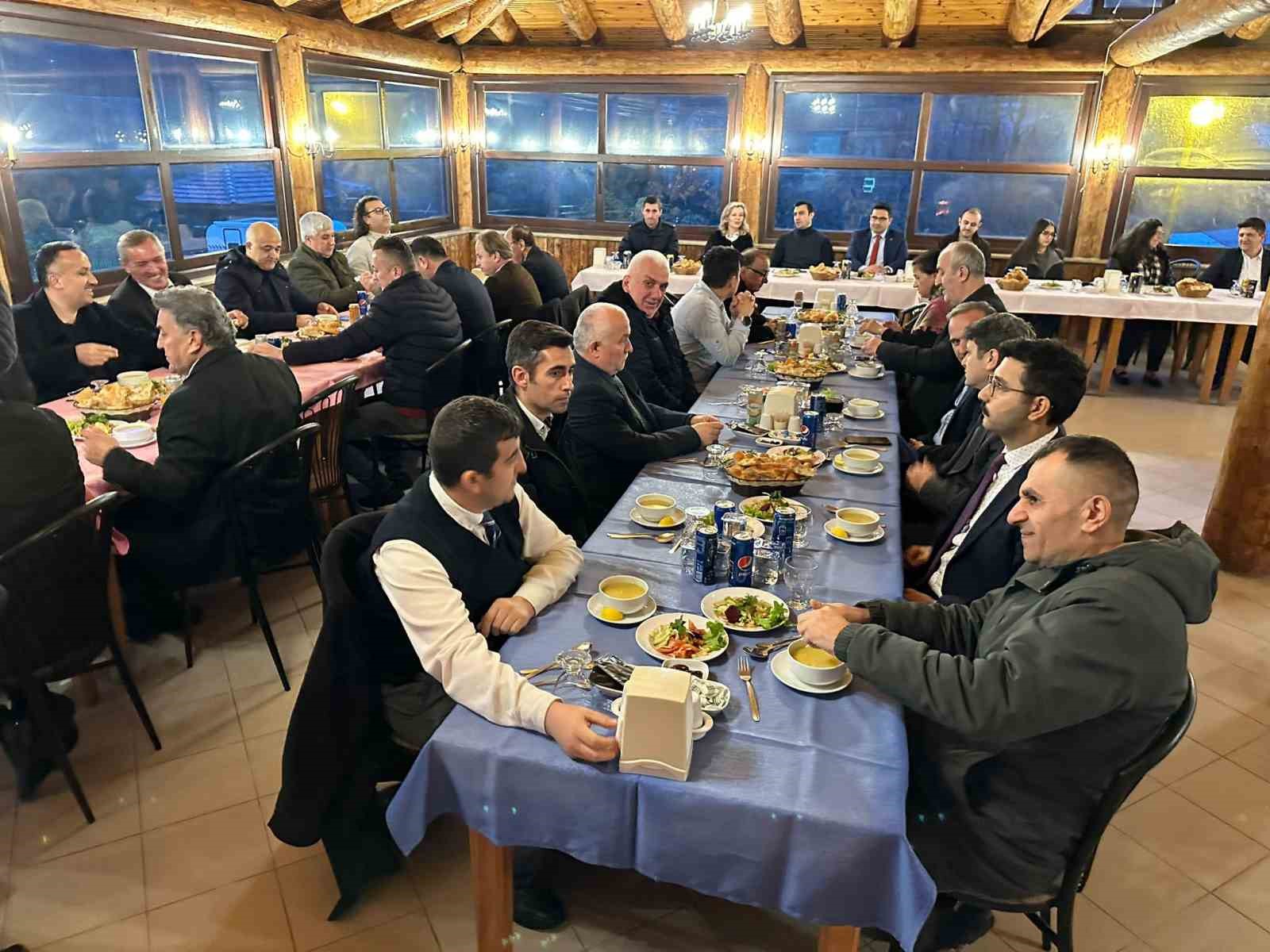 Kaymakam K&ouml;ksal daire m&uuml;d&uuml;rleri ile iftarda buluştu
