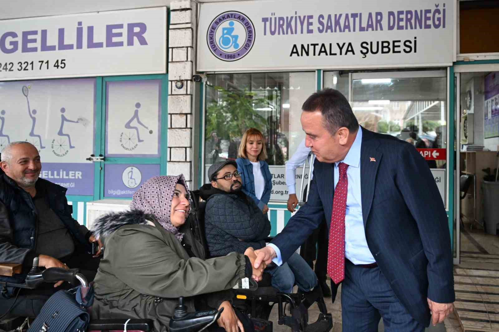 Başkan B&ouml;cek: "Engelsiz Antalya i&ccedil;in yeni projeler hazır"
