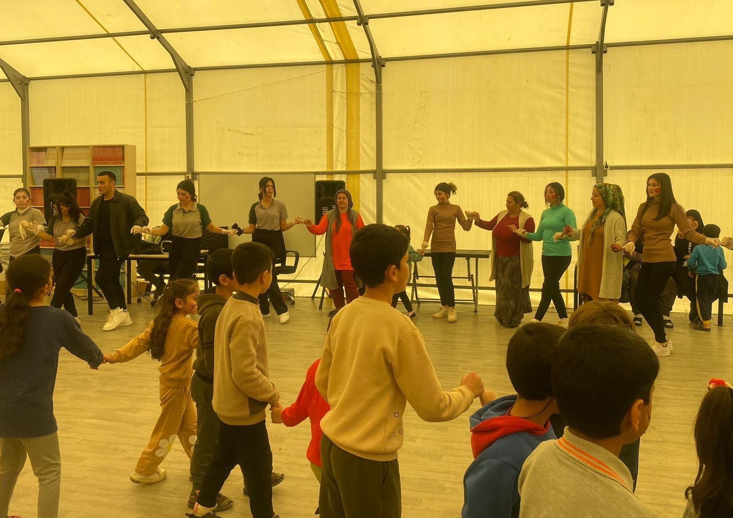 Konteyner kentte &ccedil;ocuk şenliği d&uuml;zenlendi
