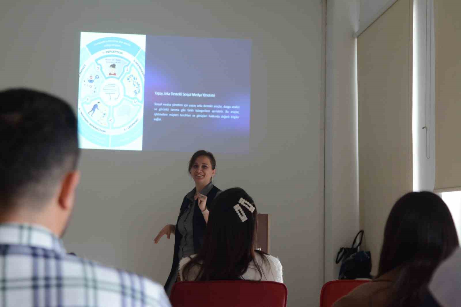 İBF&rsquo;de &ldquo;Sosyal Medyada Yapay Zek&acirc; ile Veri Analizi&rdquo; konuşuldu
