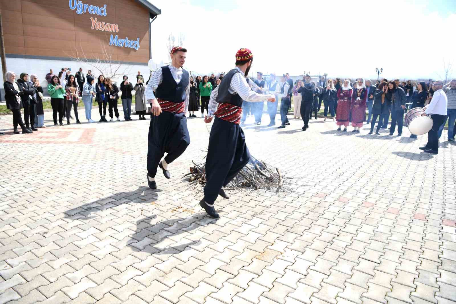 Malatya Turgut zal niversitesinde Nevruz kutland
