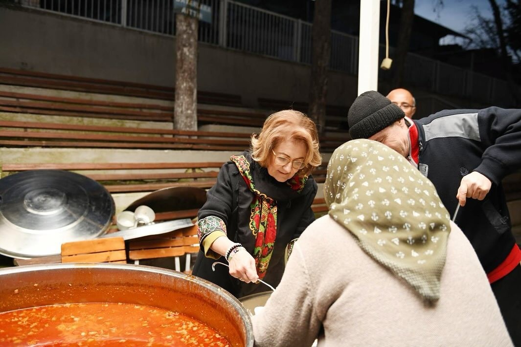 Bozkurt’ta belediye aşevi ihtiyaç sahibi vatandaşların yanında
