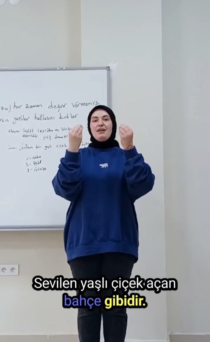 &Uuml;niversite &ouml;ğrencilerinin Yaşlı Bakım Haftası i&ccedil;in hazırladıkları video beğeni topladı
