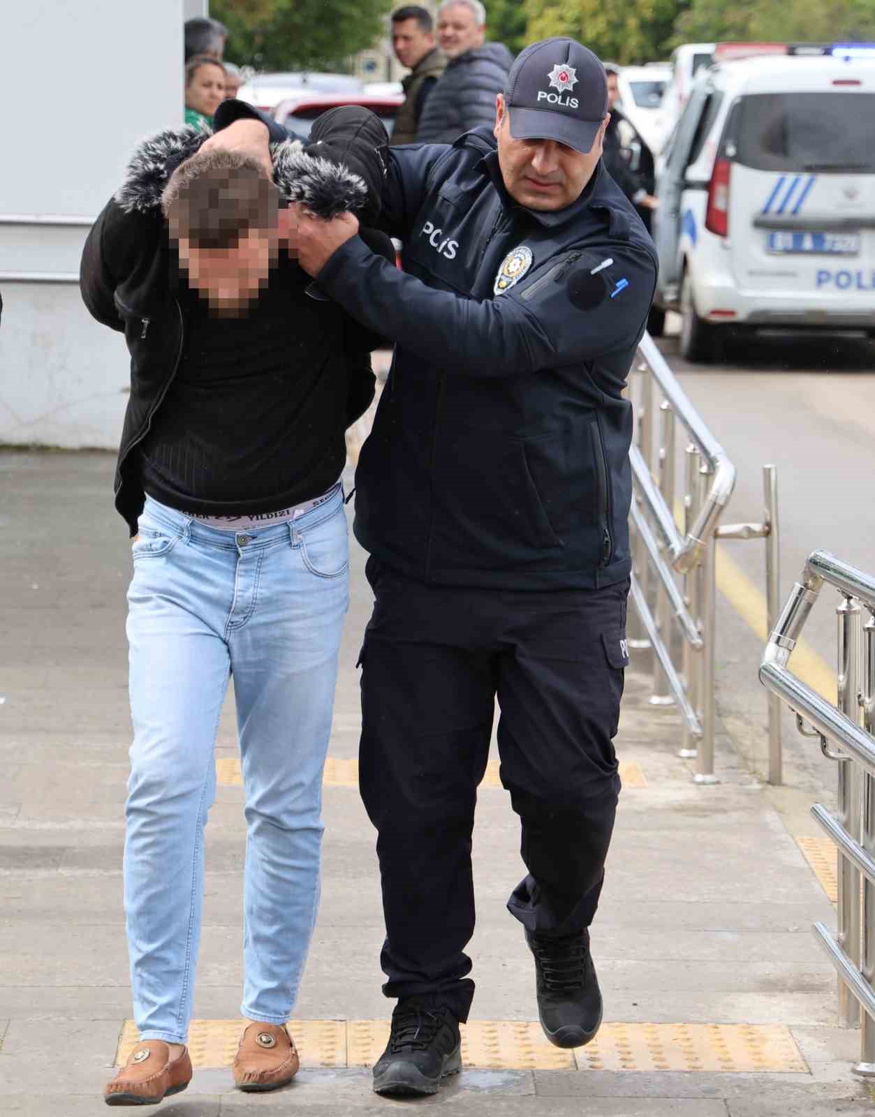 Genç kızı toplu taşıma aracında taciz eden şahıs tutuklandı