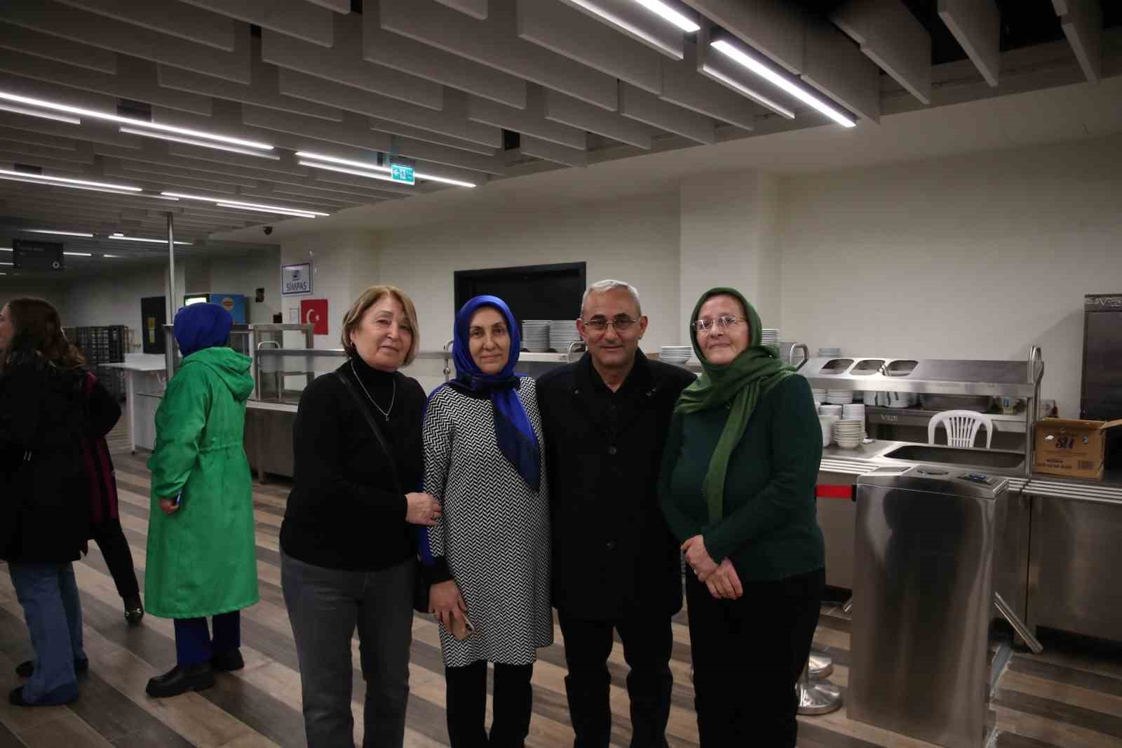 K&uuml;tahyalılar iftar sofralarında buluşuyor
