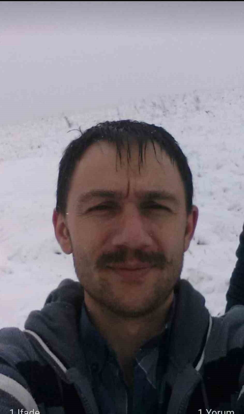 &Ouml;l&uuml;m halı sahada yakaladı, o anlar kameralar tarafından kaydedildi
